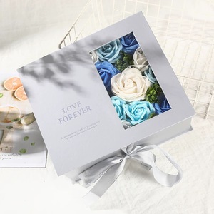 Confezione Regalo Cosmetica Personalizzata di Alta Gamma <span class=keywords><strong>per</strong></span> Compleanno e <span class=keywords><strong>San</strong></span> <span class=keywords><strong>Valentino</strong></span>, Laminazione Lucida con Stampa in Lamina d'Oro, Set Regalo <span class=keywords><strong>per</strong></span> <span class=keywords><strong>Lei</strong></span> - Product Image 4