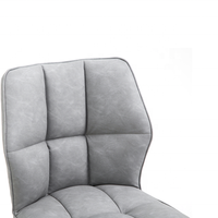 Chaise de salle à manger moderne en daim gris, capitonnée, dossier fendu, pieds courbés en bois massif, housse amovible, marque Merry, certifiée BSCI
