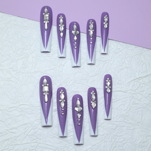 Faux ongles à presser faits main, couvrance totale, forme cercueil longue, en acrylique de luxe, avec French manucure et papillons 3D, haute qualité, pour vente en gros - Product Image 2