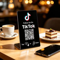 Support de table NFC personnalisé en PVC et acrylique pour TikTok, puce NTAG213/215, touchez ou scannez pour suivre sur les réseaux sociaux, idéal pour café, restaurant, salon