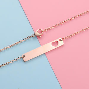 カスタムミニマリストブランク刻印可能ハートカーブ3D水平バーネックレスチョーカー女性用ギフト - Product Image 6