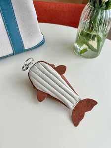 Nouveau porte-monnaie porte-clés en cuir véritable écologique en forme de dauphin, mignon et élégant, sac de rangement pour écouteurs et rouge à lèvres pour femme - Product Image 2