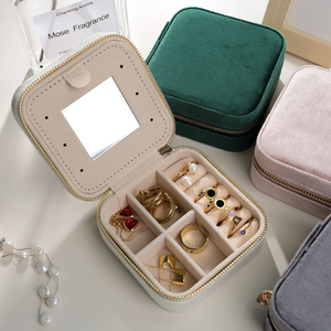 Boîte à bijoux en velours personnalisée, étui de voyage avec initiales, impression dorée, organisateur de bagues et boucles d'oreilles, <span class=keywords><strong>cadeau</strong></span> de mariage pour demoiselle d'honneur - Product Image 5