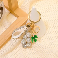 Porte-clés Raisin tendance avec strass, en alliage de zinc et cordon en cuir, pendentif DIY - Cadeau d'affaires de Chine