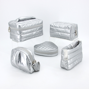 <span class=keywords><strong>2025</strong></span> Mới Tùy Chỉnh Thiết Kế Thời Trang Mềm Mại Puffy Không Thấm Nước Túi Mỹ Phẩm Bán Buôn Xuống Vải Sử Dụng Hàng Ngày Trang Điểm <span class=keywords><strong>Nylon</strong></span> Dây Kéo <span class=keywords><strong>Pouch</strong></span> - Product Image 6