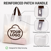 Sac de transport personnalisable en PE découpé avec poignée souple de sécurité, logo sur mesure pour emballage de vêtements de boutique et bijoux
