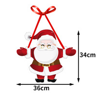 Les décorations de Noël sur votre porte d'entrée peuvent ajouter de la couleur à vos décorations de fête.