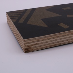 Contreplaqué <span class=keywords><strong>marin</strong></span> noir 15 mm, motif <span class=keywords><strong>bois</strong></span>, stratifié, construction en contreplaqué E1/E0, durable <span class=keywords><strong>pour</strong></span> usage extérieur, composé de bouleau, pin, peuplier - Product Image 1