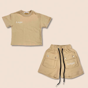 Conjuntos de Ropa de Lana a Cuadros para Niños Pequeños, Camisetas Personalizadas con Logotipo Bordado, Pantalones Cortos con Bolsillos Tipo Cargo y Conjunto de Camisa - Product Image 1