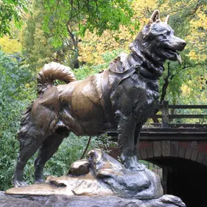 Özel el oyma cilalı yüksek kaliteli Metal sanat bronz hayvan köpek heykelleri bahçe dekorasyon için