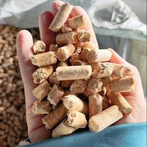 Pellets de madera de biomasa para calderas industriales y sistemas de calefacción hechos con madera comprimida 100% natural - Product Image 1
