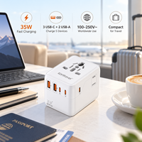Adaptateur de voyage universel 35W avec chargeur rapide, 5 ports USB et prise secteur pour les voyages d'affaires internationaux