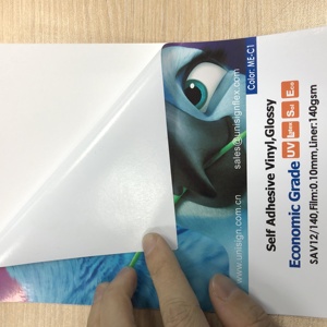 Colle noire de qualité économique Colle grise Colle transparente PVC <span class=keywords><strong>Rouleau</strong></span> d'autocollant en <span class=keywords><strong>vinyle</strong></span> auto-adhésif pour autocollant de fenêtre Emballage de carrosserie - Product Image 2