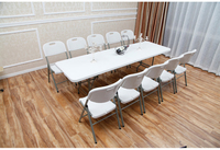 Table d'événement pliable portable avec poignée de transport pour les environnements de scène, les activités de plein air, les expositions, la mise en place temporaire, le soutien en coulisses