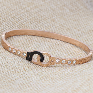 Brazalete de acero inoxidable con forma de candado creativo, oro rosa, diamantes de imitación y engaste de bisel, ideal para regalo. - Product Image 2