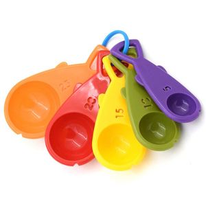 Juego de Tazas y Cucharas Medidoras Magnéticas de Plástico Transparente Apilables y Coloridas para Hornear - Product Image 4