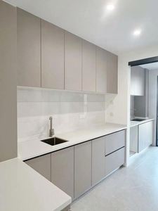 Armoires personnalisées Transport complet du plateau Armoires et accessoires personnalisés de haute qualité avec cadres. - Product Image 5