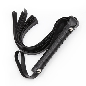 Vente directe d'usine : ensemble érotique pour adultes, ensemble rose trois pièces, comprenant un bandeau pour les yeux, des menottes, un fouet et des accessoires pour couples. - Product Image 4