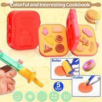 Ensemble d'outils de modelage en pâte à modeler plastique Kitchen Creations : emporte-pièces, moule alimentaire, rouleau, découpeur, extrudeur pour enfants