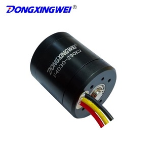 Motor sin escobillas F4030 a prueba de agua con montaje de brida de 42 mm para uso en modelos de barcos y submarinos - Product Image 3