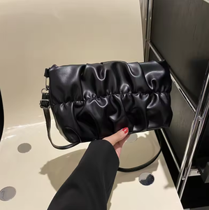 กระเป๋าสะพายข้างดีไซน์จีบแบบใหม่ กระเป๋าสะพายหนัง PU คุณภาพสูง กระเป๋าโท้ทผู้หญิงสีพื้นน่ารัก - Product Image 4