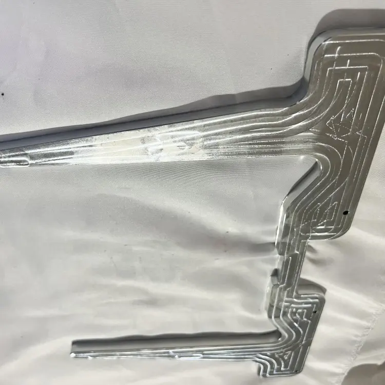 Parti di precisione in alluminio e titanio lavorazione tornio CNC incisione filo taglio parti a forma speciale parti in alluminio plastica ad