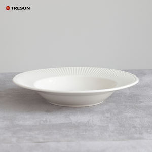 Vaisselle de cuisine aristocratique blanche haut de gamme en porcelaine gaufrée bol et assiette ensemble vaisselle en céramique de qualité supérieure - Product Image 4