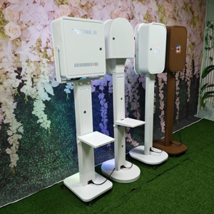 Kiosque Photobooth pour Fête d'Anniversaire avec Valise Métallique, iPad, Appareil <span class=keywords><strong>Photo</strong></span> Reflex Numérique et Télécommande – Installation Simple - Product Image 3