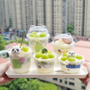 ถ้วยพลาสติกใสรูปตัวยูสำหรับเค้กสตรอว์เบอร์รีคุณภาพสูงแบบขายส่ง ฝาปิดลายแพนด้า ดีไซน์สร้างสรรค์ - Product Image 4