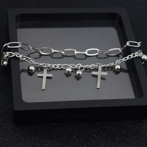 Nuevo Brazalete de Diseño Simple y Popular con Colgante de Cruz de Doble Capa, Chapado en Plata sobre Acero de Titanio, Joyería Moderna para Hombre - Product Image 5