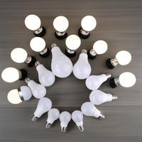 Ampoule LED blanche froide 5W-18W 9W avec boîtier PC en aluminium à base E27/B22 et puce LED 2835 SMD pour l'éclairage