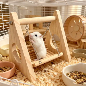 Parque de juegos ecológico de madera maciza para hámsteres con columpio de doble orificio y cama, y construcción de madera segura para gerbillas. - Product Image 1