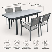 Table à manger extensible moderne pour l'extérieur avec structure en aluminium et plateau en verre pour patio et villa