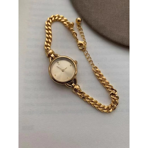 Montre de luxe légère de style vintage français, cadran circulaire doré exquis, bracelet élégant et tendance pour femmes - Product Image 5