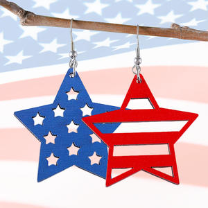 Boucles d'oreilles en bois mode rayé étoile creux asymétrique pendentif boucles d'oreilles pour femmes Uionen 1216 - Product Image 1