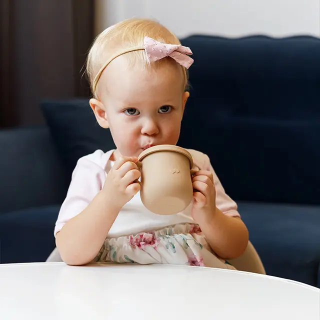 ES-Pro personnalisé 2in1 enfants bébé Silicone Snack Sippy tasse paille non-déversement enfant en bas âge pliable boisson formation tasse PVC gratuit
