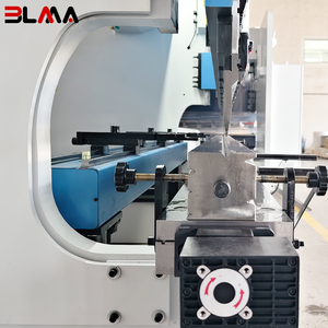 Presse plieuse hydraulique BLMA WE67K 200T3200 CNC, presse plieuse pour le traitement des métaux avec <span class=keywords><strong>programme</strong></span> Delem DA53TX 2D, 4+1 axes - Product Image 4