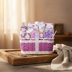 Vente <span class=keywords><strong>en</strong></span> gros d'usine, coffret cadeau de luxe personnalisé pour le bain et le <span class=keywords><strong>spa</strong></span> à la lavande, gel douche, lotion pour le corps, coffret cadeau de soins pour le bain et le corps pour les fêtes - Product Image 1