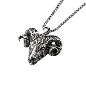 Yunnique Collier Tête de Chèvre Satan en Acier Titane, Pendentif Animal Géométrique, Bijou Unisexe Tendance - Product Image 5