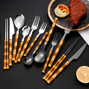 Juego de cubiertos de acero inoxidable con mango de bambú para comedor occidental y fiestas, diseño duradero - Product Image 1