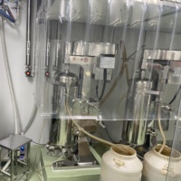 Centrifugeuse tubulaire à bol contrôlée par PLC pour l'extraction d'huile de coco vierge avec décharge manuelle pour les usines de fabrication