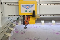 Machine piquante automatisée à aiguille unique à servocommande Machine piquante industrielle à bras long pour tissu épais