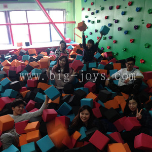 <span class=keywords><strong>Un</strong></span> fabricante <span class=keywords><strong>de</strong></span> grandes trampolines <span class=keywords><strong>de</strong></span> interior para niños Parque infantil interior Venta directa <span class=keywords><strong>de</strong></span> fábrica Personalización <span class=keywords><strong>de</strong></span> <span class=keywords><strong>trampolín</strong></span> - Product Image 6