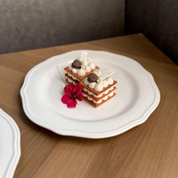 Assiette en céramique blanche pure en relief de dentelle antique française style Ins plat avancé pour dessert petit déjeuner assiette de service Dim Sum