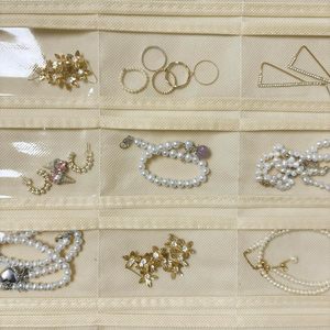 ที่เก็บเครื่องประดับแบบแขวน 80 ช่อง พับได้สองด้าน วัสดุ PVC ใส สีขาวเบจ พร้อมตะขอหมุนได้ - Product Image 6