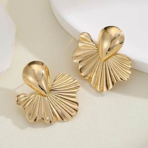 ต่างหูโลหะทรงเก๋ไก๋สไตล์พังก์ รูปทรงเปลือกหอยและใบบัว สำหรับสาวๆ - Product Image 6