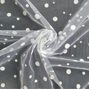 Usine directe <span class=keywords><strong>pas</strong></span> <span class=keywords><strong>cher</strong></span> doux suisse blanc grand et petit point flocage <span class=keywords><strong>maille</strong></span> Tulle Stoff mode vêtements robe tissu pour les femmes - Product Image 5