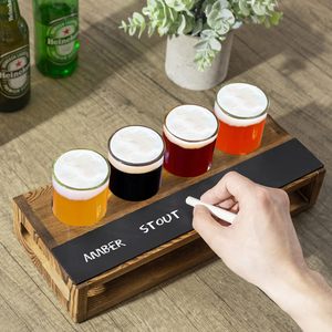 Plateau de service en bois massif brun foncé rustique brûlé, porte-verres à bière avec 4 verres - Product Image 2