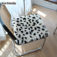 Coussin de siège carré antidérapant en peau de mouton pour voiture et chaises d'ordinateur – Échantillon disponible