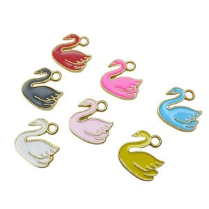 Colgante <span class=keywords><strong>de</strong></span> cisne <span class=keywords><strong>de</strong></span> aleación <span class=keywords><strong>de</strong></span> Zinc dorado clásico Multicolor <span class=keywords><strong>de</strong></span> alta calidad, estilo <span class=keywords><strong>de</strong></span> gota <span class=keywords><strong>de</strong></span> aceite para joyería <span class=keywords><strong>de</strong></span> animales para niños - Product Image 1